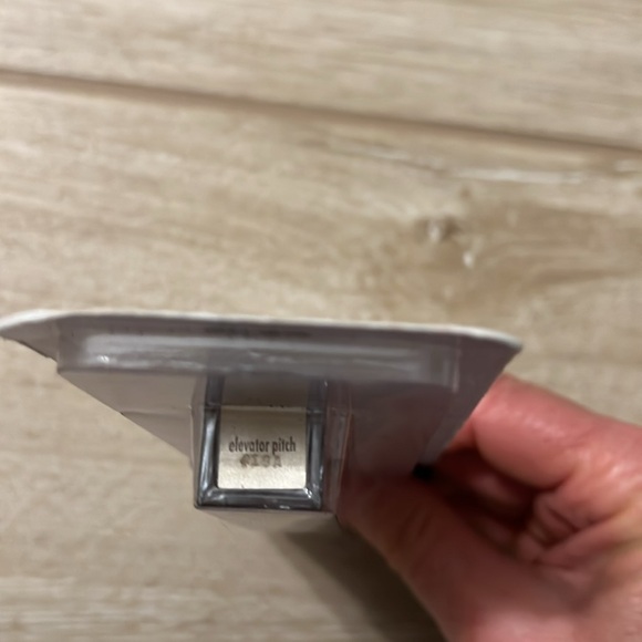 NEW Stila Lip Gloss “Elevator Pitch” | 1.5 ml - Picture 3 of 3